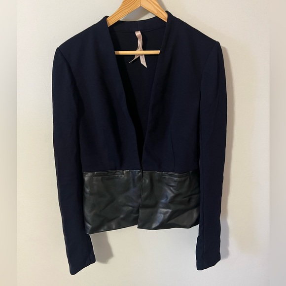 Bailey 44 Navy Black Vegan Leather Peplum Jacket Large - Picture 3 of 10